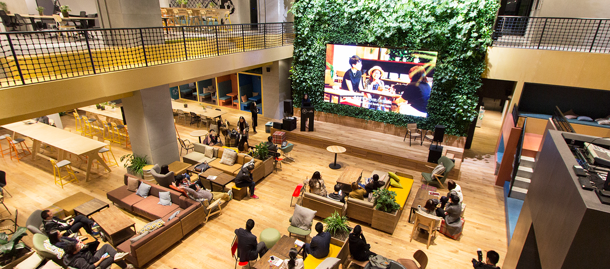 Coworking Spaces that host corporate members tend to be much bigger than usual coworking spaces. This is the event space at Naked Hub, a coworking space in Shanghai, that provides different working environments on eight floors.