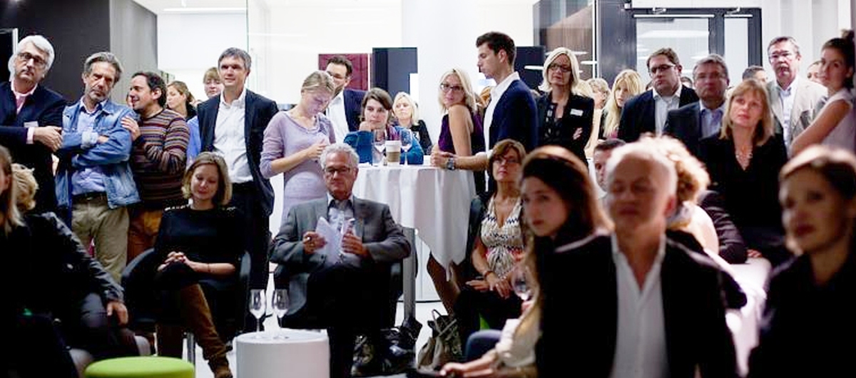One wing of the 'Smart Working' audience in Bene's Vienna office and showroom.
Copyright: Andrea Hirsch