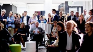 One wing of the 'Smart Working' audience in Bene's Vienna office and showroom.
Copyright: Andrea Hirsch